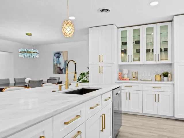 5-bedroom home for sale in Pompano Beach - 581 SE 5th Avenue - MondialRealty