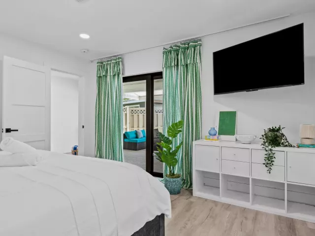5-bedroom home for sale in Pompano Beach - 581 SE 5th Avenue - MondialRealty