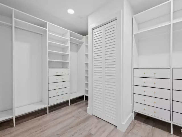 5-bedroom home for sale in Pompano Beach - 581 SE 5th Avenue - MondialRealty