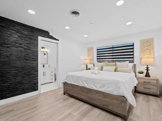 5-bedroom home for sale in Pompano Beach - 581 SE 5th Avenue - MondialRealty