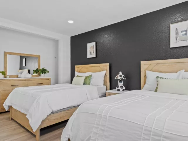 5-bedroom home for sale in Pompano Beach - 581 SE 5th Avenue - MondialRealty