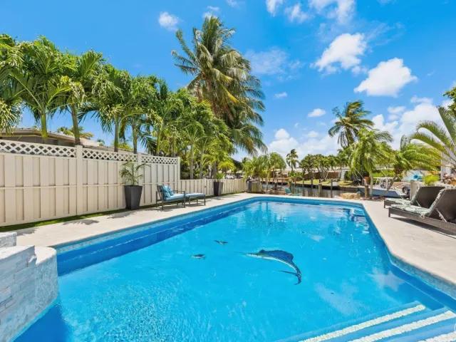5-bedroom home for sale in Pompano Beach - 581 SE 5th Avenue - MondialRealty