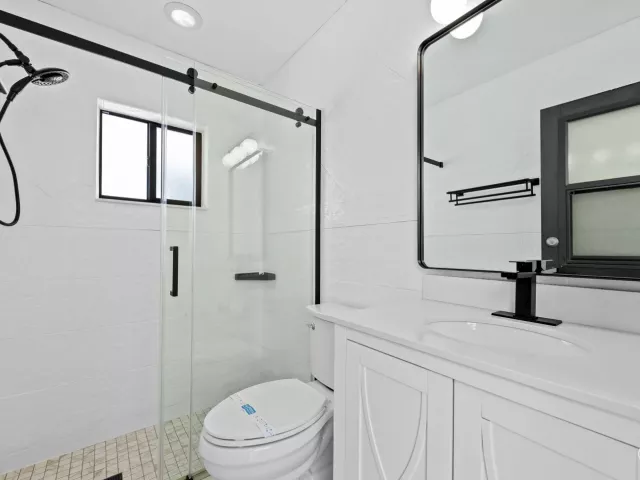 5-bedroom home for sale in Pompano Beach - 581 SE 5th Avenue - MondialRealty