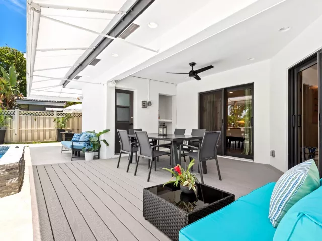 5-bedroom home for sale in Pompano Beach - 581 SE 5th Avenue - MondialRealty