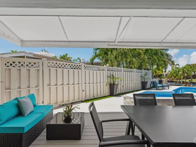 5-bedroom home for sale in Pompano Beach - 581 SE 5th Avenue - MondialRealty