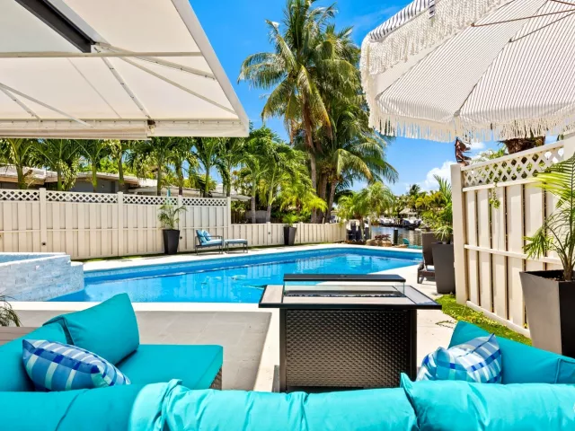 5-bedroom home for sale in Pompano Beach - 581 SE 5th Avenue - MondialRealty