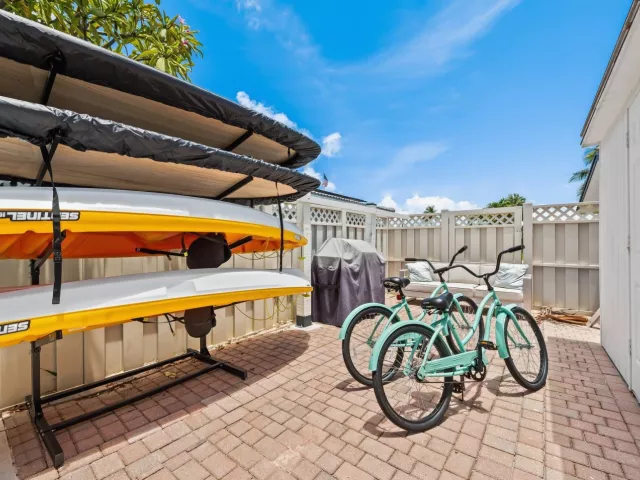 5-bedroom home for sale in Pompano Beach - 581 SE 5th Avenue - MondialRealty
