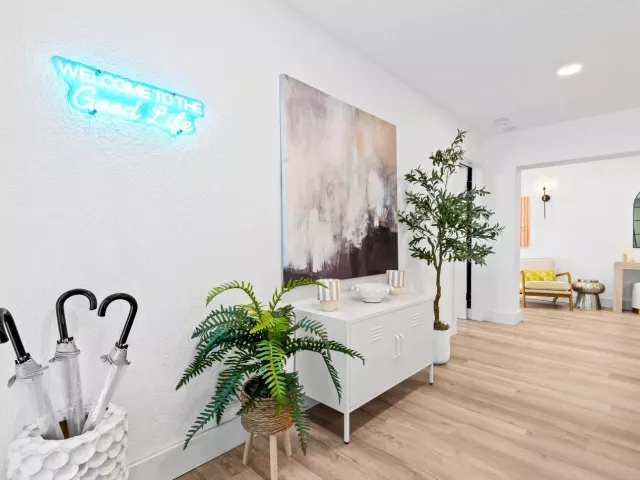 5-bedroom home for sale in Pompano Beach - 581 SE 5th Avenue - MondialRealty