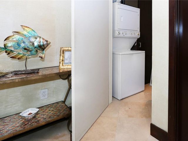 Apartment for rent  Unit #601 - photo 6241370