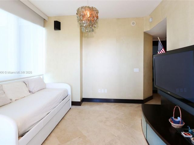 Apartment for rent  Unit #601 - photo 6241372