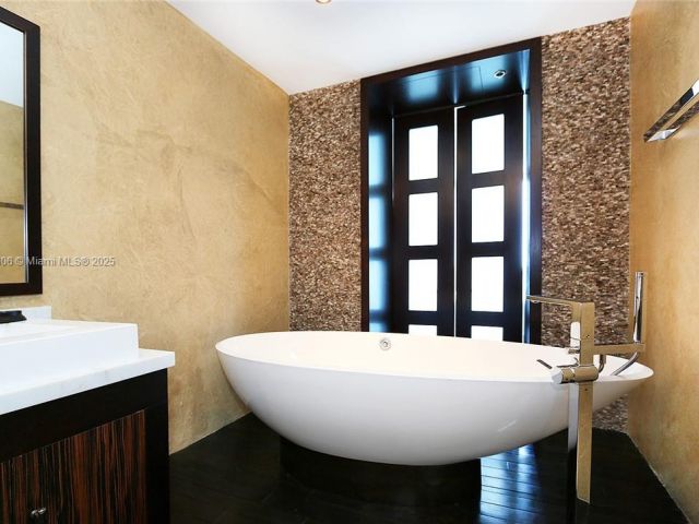 Apartment for rent  Unit #601 - photo 6241373