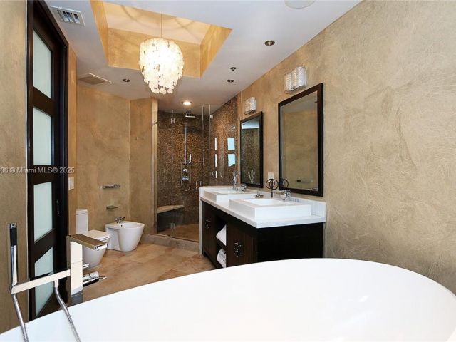 Apartment for rent  Unit #601 - photo 6241374