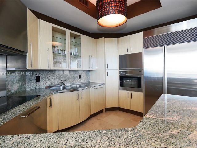 Apartment for rent  Unit #601 - photo 6241387