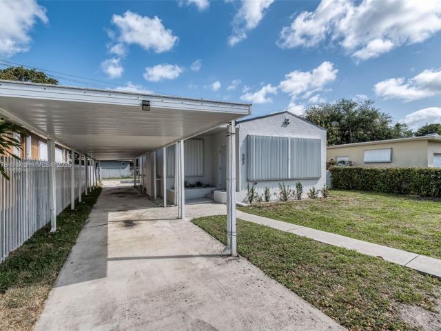 Home for rent at 583 NW 47th Ter - photo 6238842