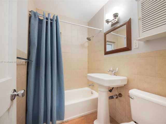 Home for sale at 6400 SW 81st St - photo 6242572