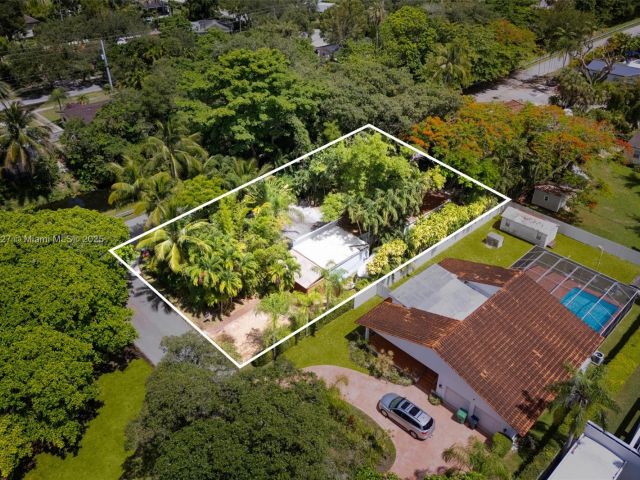 Home for sale at 6400 SW 81st St - photo 6242582