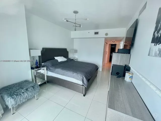 3-bedroom condo for sale in Miami - 350 S Miami Ave 3602 - MondialRealty