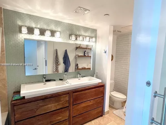 3-bedroom condo for sale in Miami - 350 S Miami Ave 3602 - MondialRealty