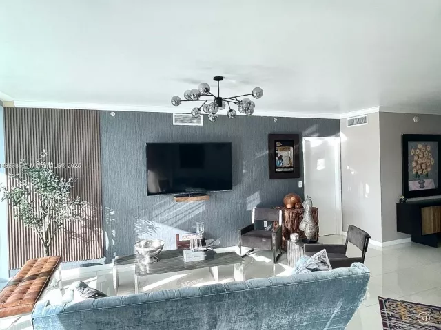 3-bedroom condo for sale in Miami - 350 S Miami Ave 3602 - MondialRealty