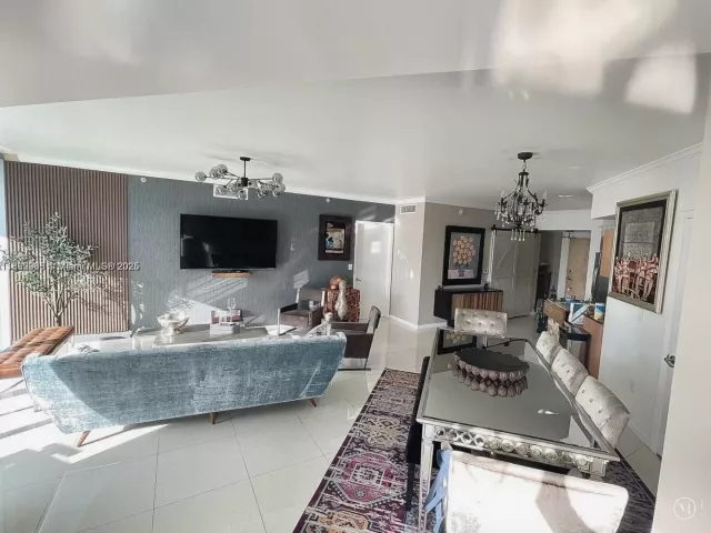 3-bedroom condo for sale in Miami - 350 S Miami Ave 3602 - MondialRealty