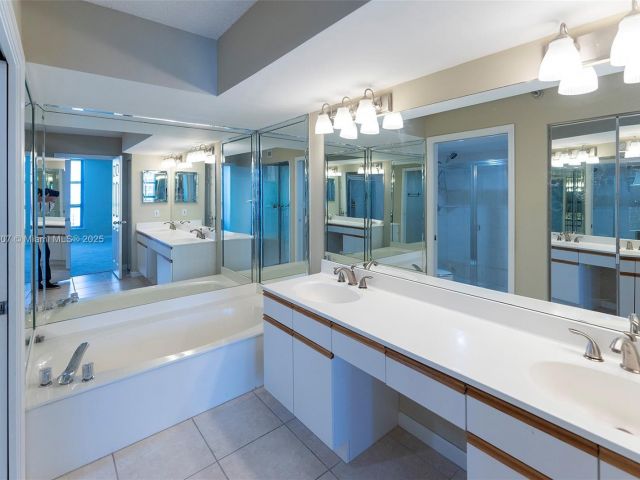 Apartment for sale  Unit #2207 - photo 6240849