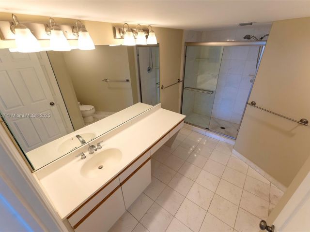 Apartment for sale  Unit #2207 - photo 6240852