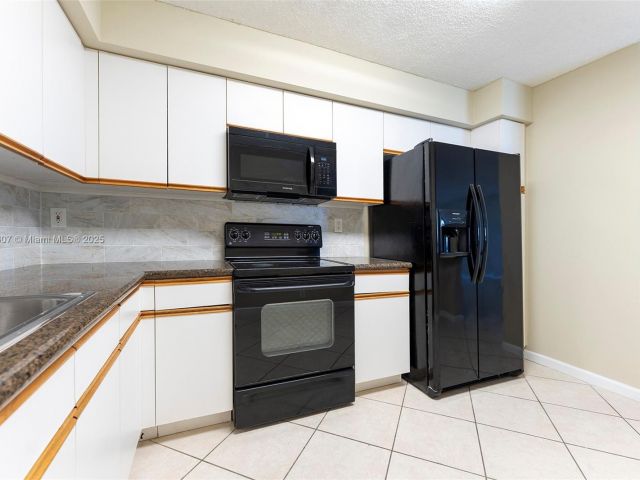 Apartment for sale  Unit #2207 - photo 6240855
