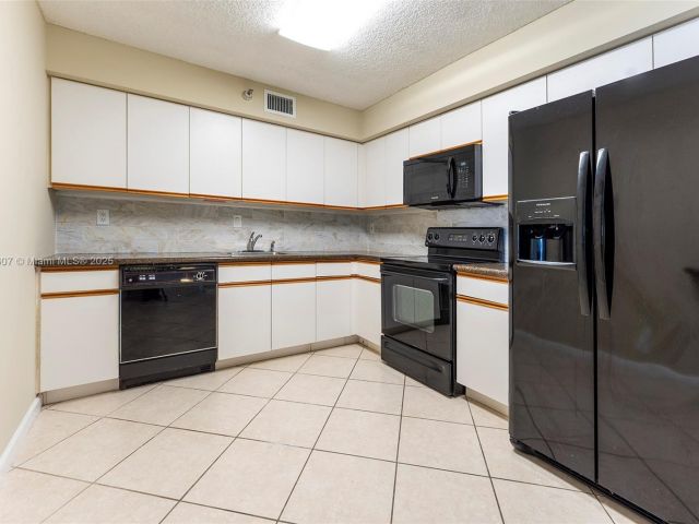 Apartment for sale  Unit #2207 - photo 6240856