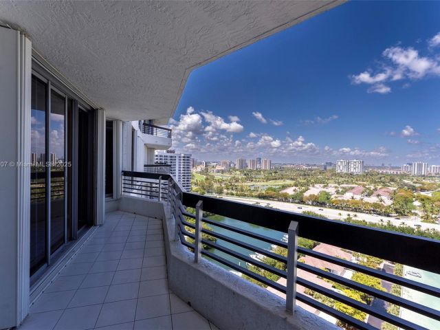 Apartment for sale  Unit #2207 - photo 6240863