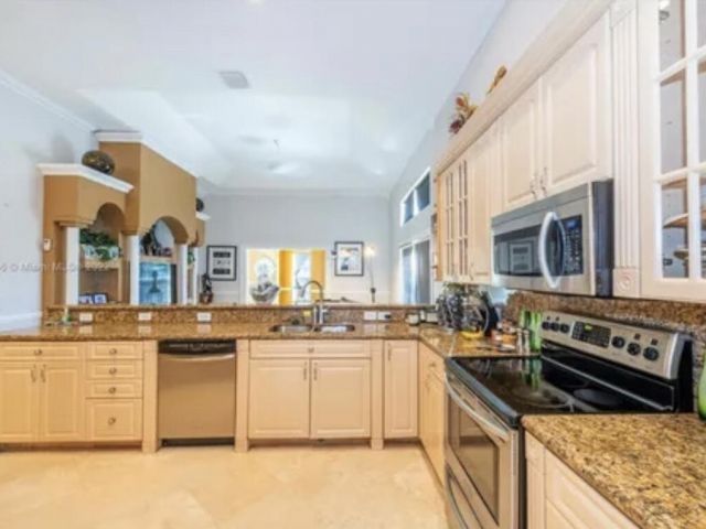 Home for sale at 423 NE 3rd Street - photo 6240108