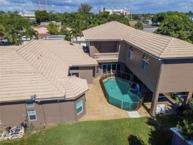 Home for sale at 423 NE 3rd Street - photo 6240121