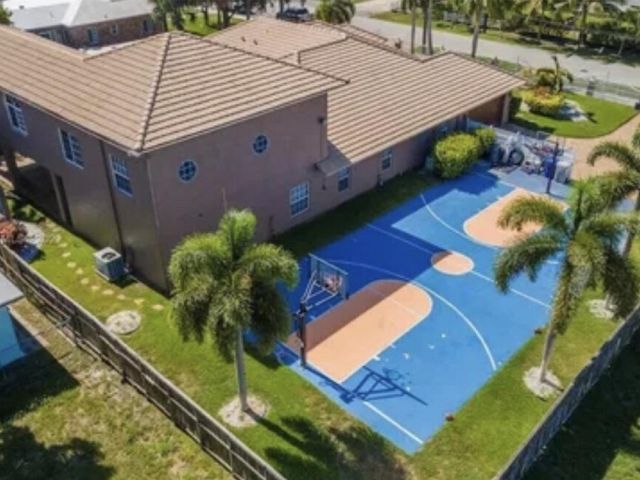 Home for sale at 423 NE 3rd Street - photo 6240125