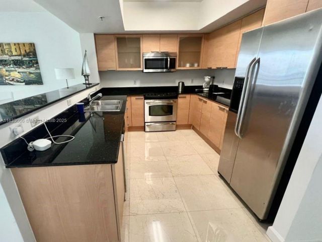 Apartment for rent  Unit #2705 - photo 6241941