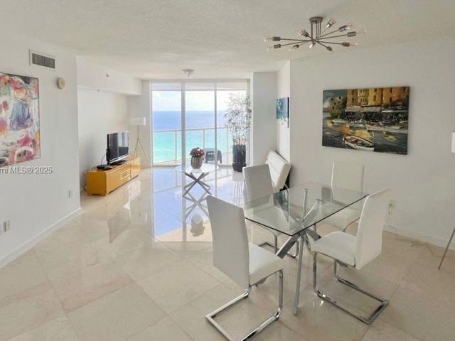 Apartment for rent  Unit #2705 - photo 6241943