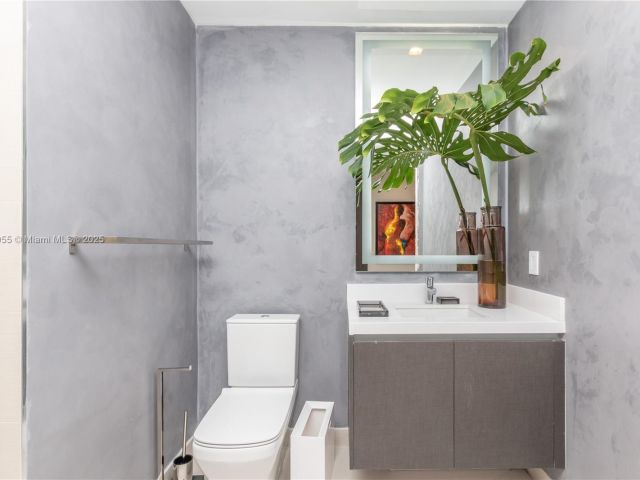 Apartment for rent  Unit #4611 - photo 6242004