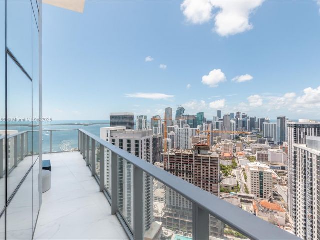 Apartment for rent  Unit #4611 - photo 6242005