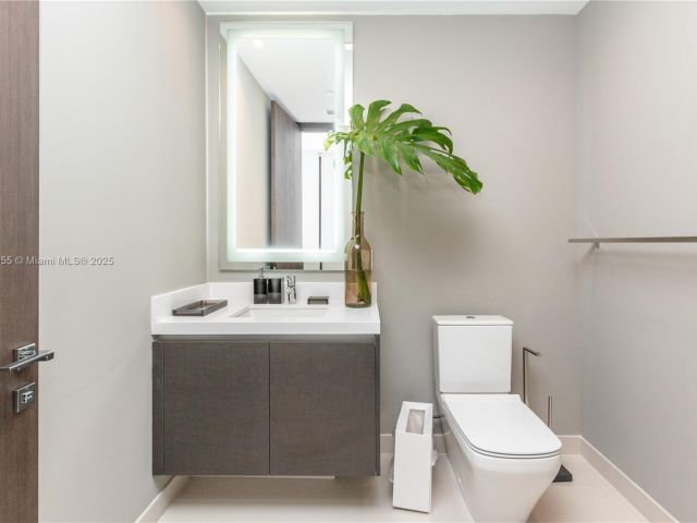 Apartment for rent  Unit #4611 - photo 6242008