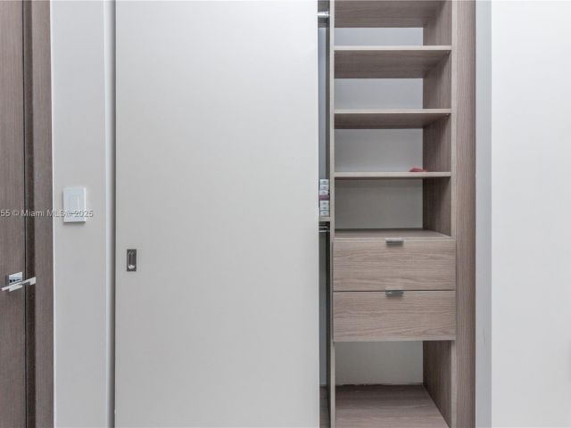 Apartment for rent  Unit #4611 - photo 6242009