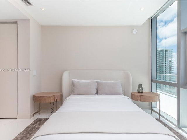 Apartment for rent  Unit #4611 - photo 6242011