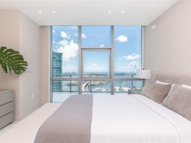 Apartment for rent  Unit #4611 - photo 6242014