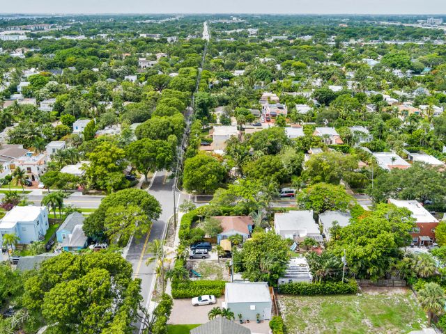 Home for sale at 1915 Lake Avenue - photo 6240384