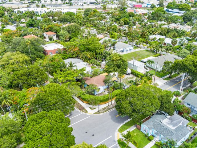 Home for sale at 1915 Lake Avenue - photo 6240386