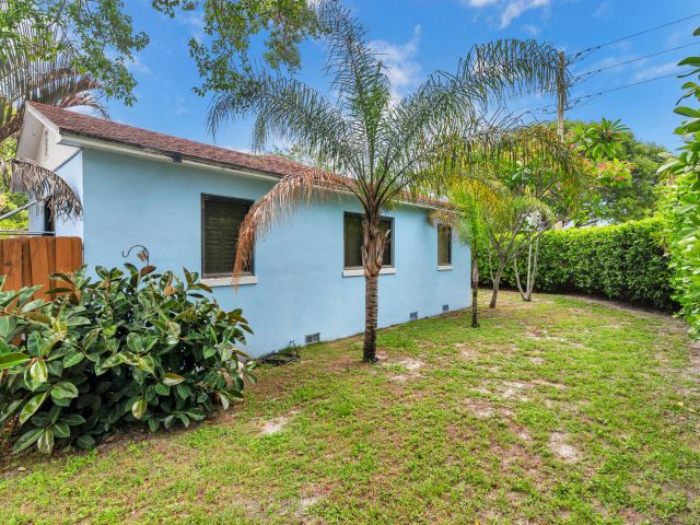 Home for sale at 1915 Lake Avenue - photo 6240391