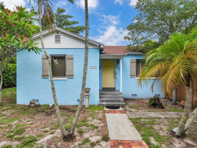 Home for sale at 1915 Lake Avenue - photo 6240394