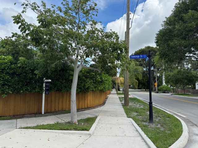 Home for sale at 1915 Lake Avenue - photo 6483843