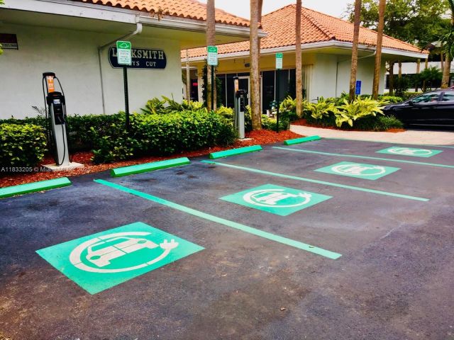 2-bedroom condo for sale in Aventura - 3530 Mystic Pointe Dr 1208 - MondialRealty