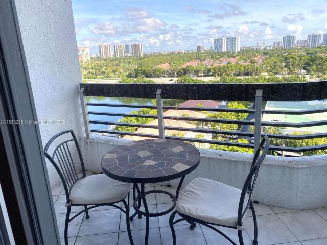 2-bedroom condo for sale in Aventura - 3530 Mystic Pointe Dr 1208 - MondialRealty