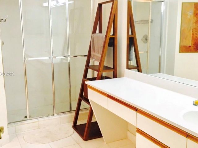 2-bedroom condo for sale in Aventura - 3530 Mystic Pointe Dr 1208 - MondialRealty