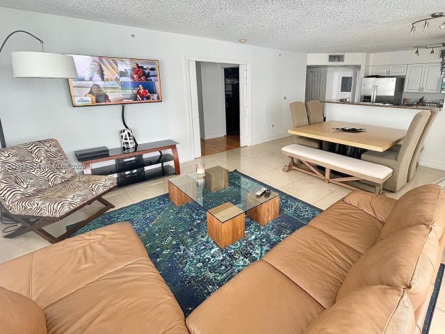 Apartment for sale  Unit #1401 - photo 6241640