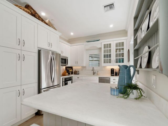 Home for rent at 2225 S Ocean Boulevard 2 - photo 6252939